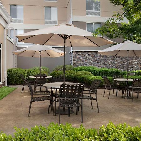 Hilton Garden Inn Raleigh Capital Blvd I-540 Экстерьер фото