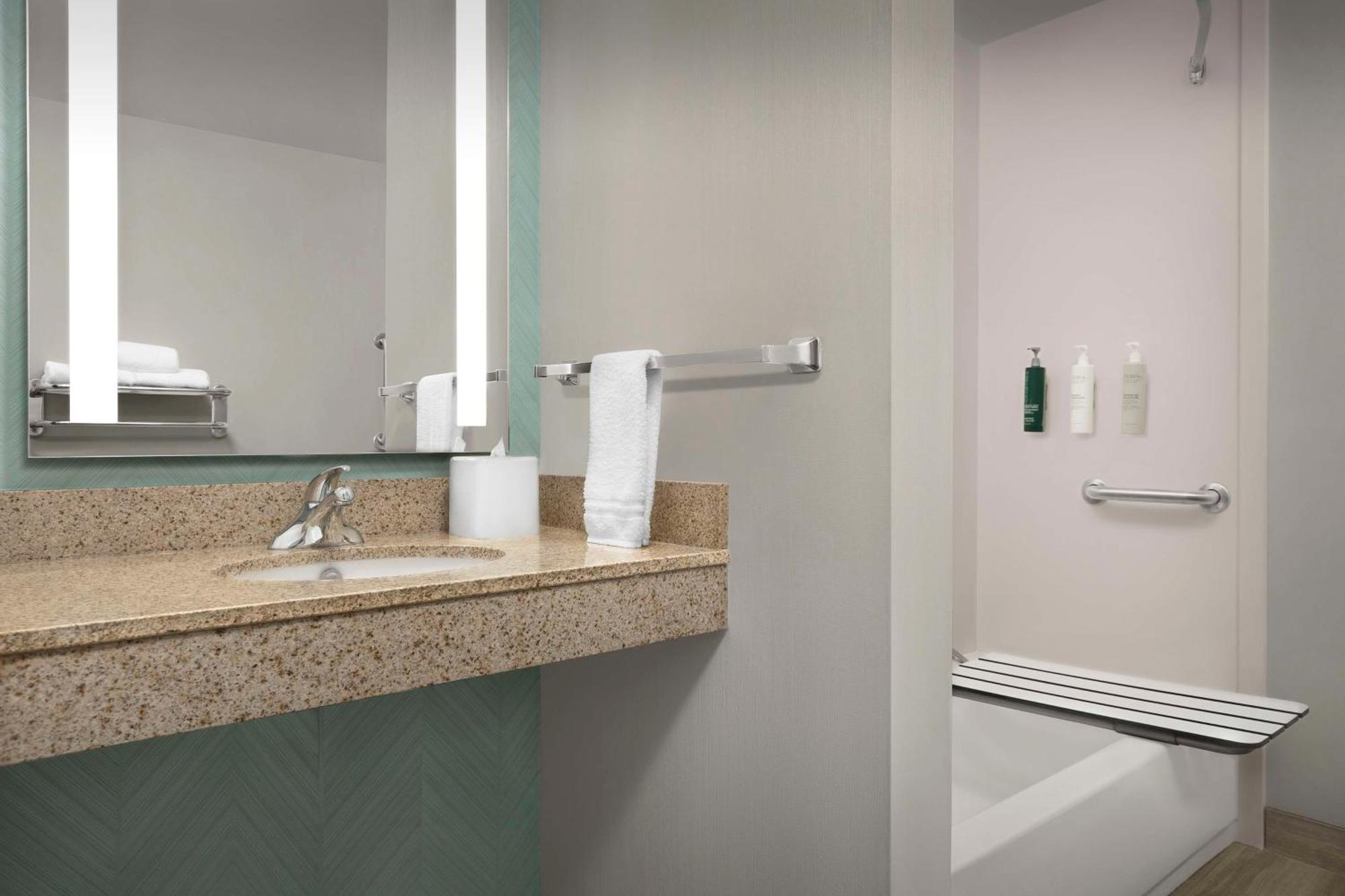 Hilton Garden Inn Raleigh Capital Blvd I-540 Экстерьер фото
